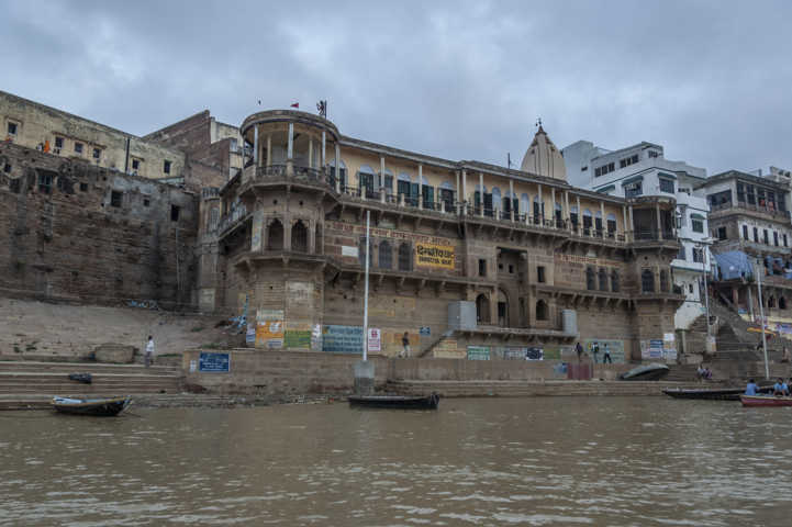18 - India - Varanasi - rio Ganges - ghat